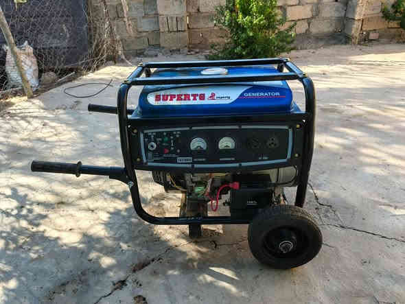 السلام عليكم
مولد بانزين للبيع تشغيل سلف +ريمونت عن بعد +حبل
مشتغل 10ساعات فقط جديد بعدو 
السعر300الف وبي مجال 
اتصل 🗣📲📞وتدلل‏‪***********‬‏
