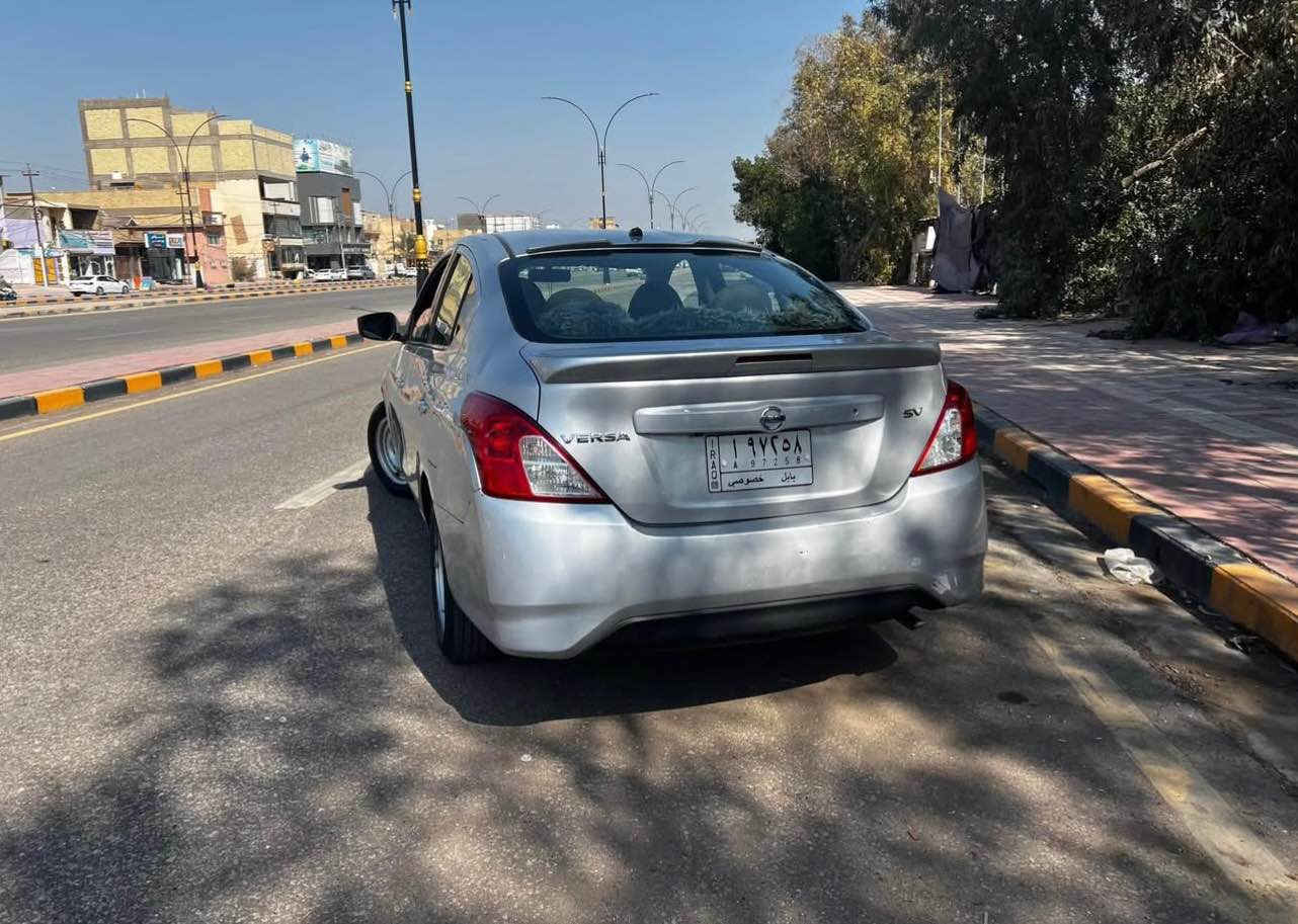 السلام عليكم نيسان فيرسا موديل 2018 وارد امريكي فول مواصفات تحكم مري مثبت سرعه شاشه كامره تحكم ستيرن حادثها جاملغ وبنيد تبديل والجاملغ جهة السايق فقط صبغ بدون ضرر السياره رقمها بابل مشروع وطني بأسمي السياره كيرها كايم ومكينه وحداديه وتبريد جاهزه السعر 68 ورقه عنواني نجف حي الغدير ***********
 متواجد واتساب وماسنجر وخط *********** النجف, العراق
