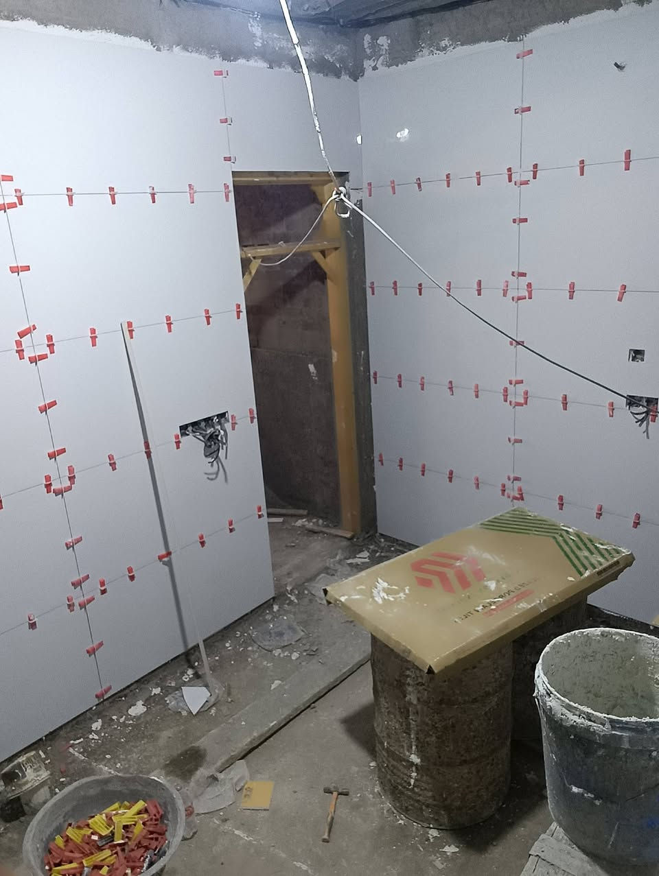 عملنه داخل نجف
***********
