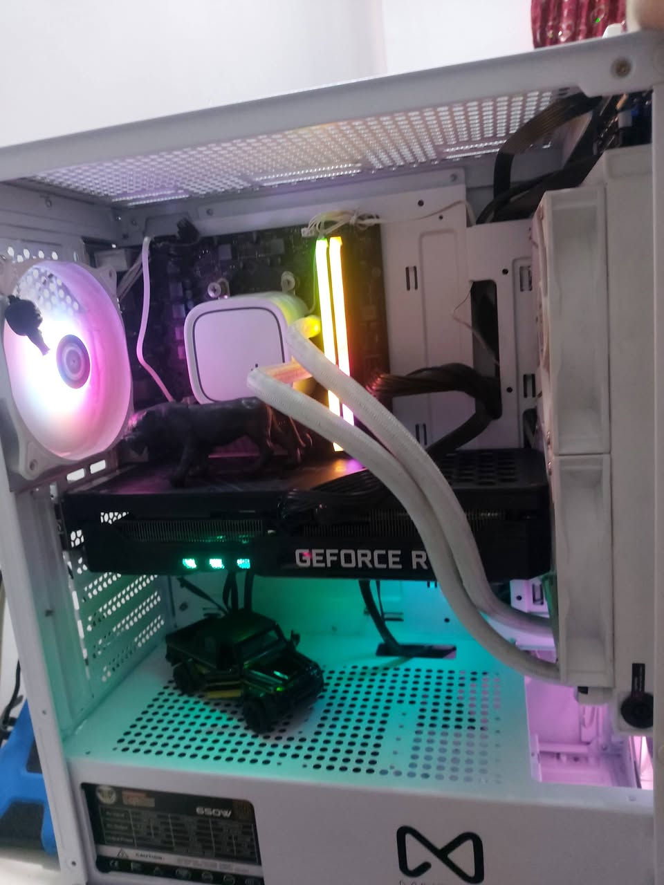 سلام عليكم pc كامله من كلشي تأخذه وتترحملي
رامات 32  DDR4
معالج  Ryzen 7 5700X
كارت شاشة 3070Ti
وشاشة msi حجم 27 
ول هاردات 1تيرا أساسي m.2
ثاني هارد m.2 تيرا 2
ثالث هارد ssd خارجي 2تيرا 
رابع هارد ساتا 4تيرا
وكل الغراض موجوده بل صور وعندي بعد غراض انطيهن الك  كلشي موضح بل صور ولف عافيه الي ياخذه 
سعر كلشي موجود بل صور مليون 700الف 
رقم تواصل  ***********
