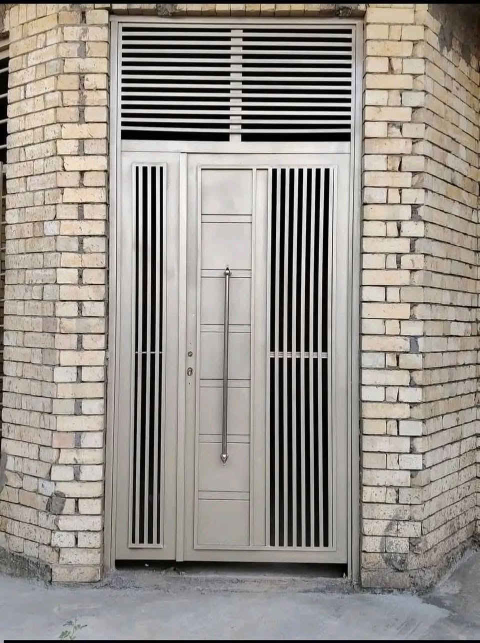 🚪🔥 معمل حدادة الفهد 🔥🚪
إذا تريد باب يشرّف بيتك ويعيش سنين… إحنا عنوان الجودة 💪
✔ أحدث موديلات الأبواب العصرية
✔ باب قاصة مودرن بأجمل التصاميم
✔ باب قاصة بديل الخشب (فخم – عملي – سعر مناسب)
✔ باب تشطيب شخاطة مرتب ونظيف
✔ باب تشطيب بوري مدور شكل راقي وقوي
✔ شبابيك حديد حديثة حسب الطلب
🎨 ألوان ثابتة ومميزة
🛠 شغل مضبوط 100% ودقة بالتفاصيل
📐 قياس وتركيب بخبرة عالية
💰 أسعارنا مدروسة وتناسب الجميع
والشغل تشوفه بعينك قبل لا تستلم 👌
📍 العنوان: الشطرة – شارع الحولي
📞 للحجز والاستفسار: ***********
✨ معمل حدادة الفهد… بابك علينا والباقي عليك ✨

