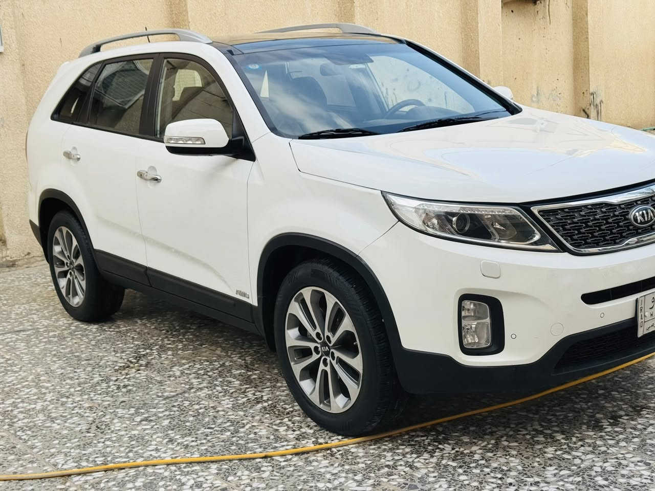 للبيع***********السعر 183
كيا سورنتو موديل 2014 كويتي فول مواصفات 1/1 داخل قرميدي محرك 6سلندر مامفتوح رقم بغداد مشروع وطني ماشيه 115 كيلو حقيقي بيها صبغ بل بنيد فقط والباقي مكفول من الضربه والتبديل والصبغ سونار مرفق السيارة جديدة جدا وضع شركة وفول مواصفات وجاهزة من كولشي السعر 183 مكان السياره كربلاء المقدسة
