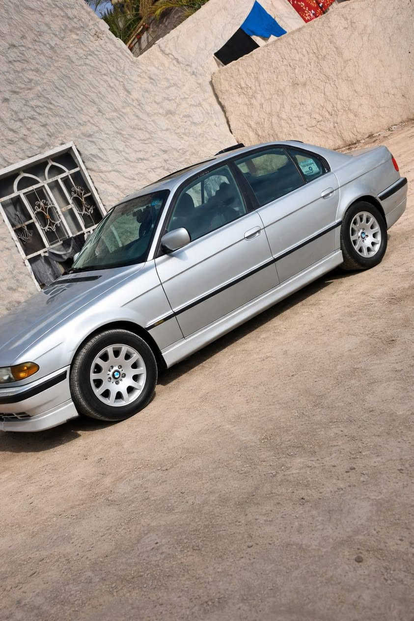 BMW كاسحه حجم 740
كفاله عامه  من ضربه او كير او محرك 
نظافة السياره موضحه بل صور رقم مميز بغداد سنويه بسمي جديده استوه صاعده هزه 
السعر 70. اوبيه مجال العنوان النجف او بابل موجود 
للاستفسار الاتصال ***********
