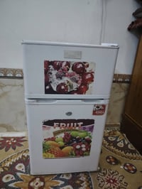 ثلاجة شغالة 60 قنفات قديمة ب30 ثنينهم  07827412970