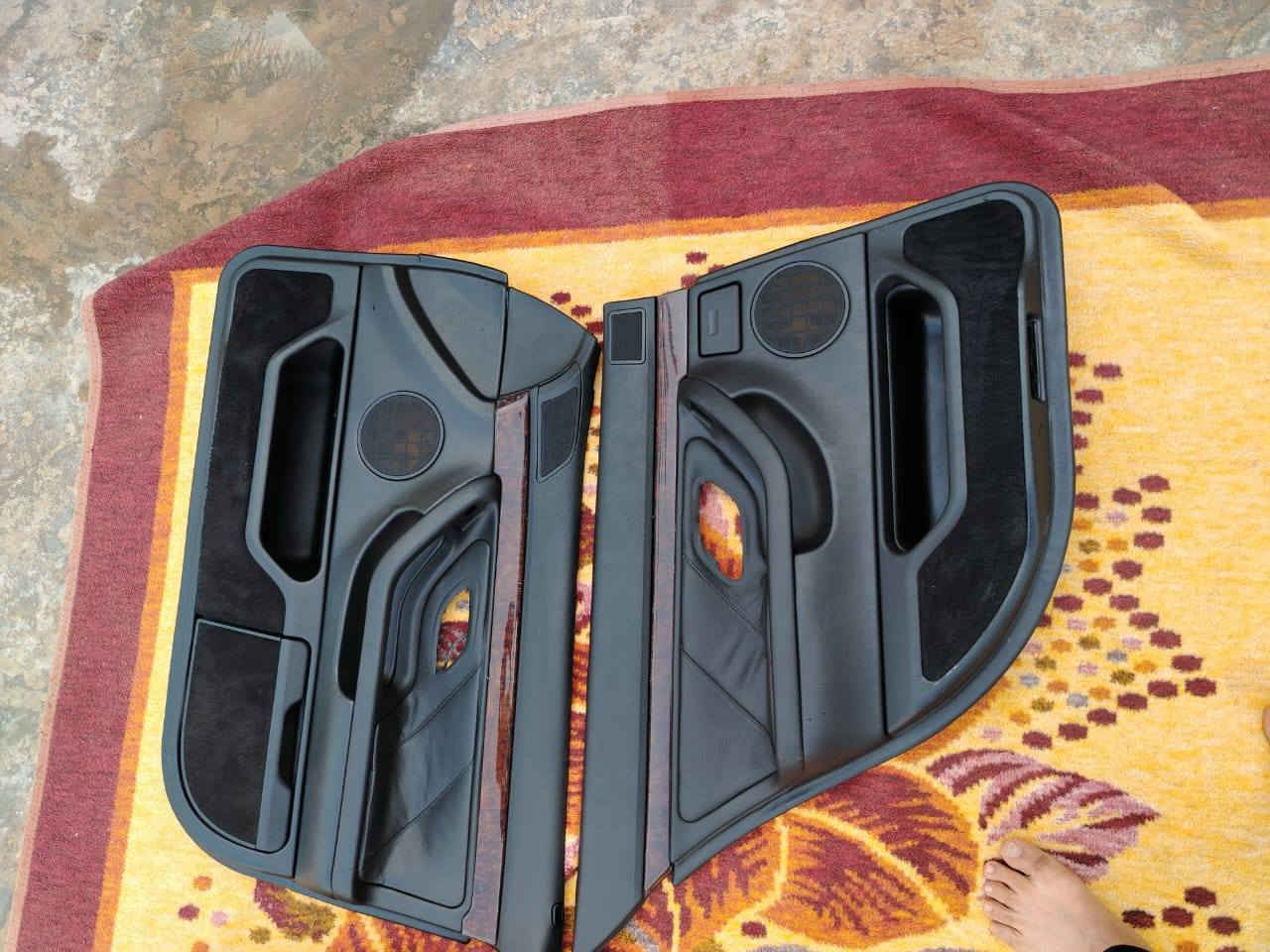 سلام عليكم من رخصة الكابتن المحترم  تخم بطاين  اسود  كاملات مقفلات
***********
