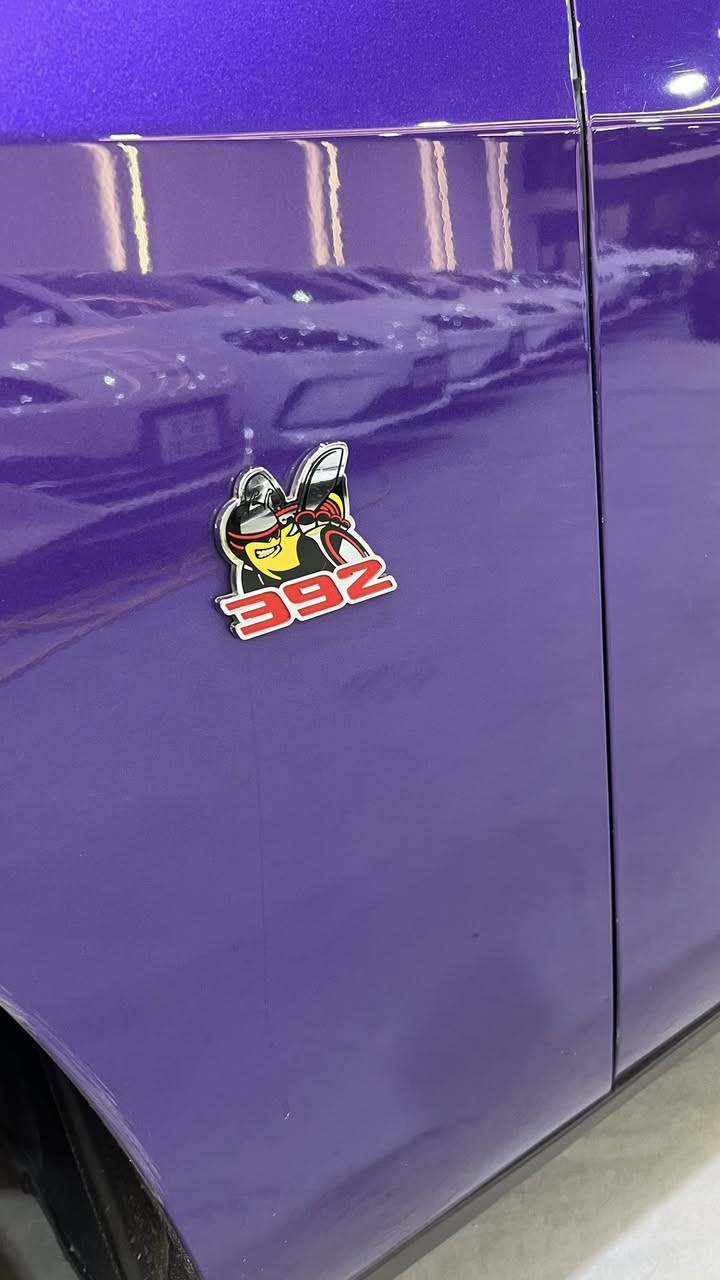 بسم الله ما شاء الله توكلنا على بركة الله.
#معرض ميرال لتجارة السيارات 🇮🇶 
______________________________________
#اعلان_بيع_سيارة
🔷السيارة : دوج جالنجر سكات باك 🐝🔥
🔷سنة الصنع : 2023
🔷اللوحة : اربيل
🔶السعر :240 ورقة
🔷الضرر : تبديل وصبغ جاملغ ايمن وبنيد. (صور الضرر مرفقة بالاعلان)
🔷ضرر الايرباك : ستيرن ودشبول وبردة.
🔷رقم الشاصي : 2C3CDZFJ6PH662438
______________________________________
🔷المواصفات:
🔹حجم المحرك 8 سلندر 6.4L 🐝
🔹عداد المسافة 4 الف ميل
🔹حساسات خلفية
🔹كراسي كنتارا احمر
🔹كرسي السائق كهرباء
🔹سستم الصوت ALPINE
🔹ويل كب حجم 20 انج مع اطارات بحالة جيدة
🔹وضعيات قيادة 🐝
🔹لايتات LED بالكامل
🔹شاشه تحكم بالايعازات
🔹تحكم ستيرن جهتين
🔹بصمة ابواب وتشغيل وتشغيل عن بعد
🔹مع باقي المواصفات الاعتيادية
————————————————————————
☎️ الاتصال :
***********
فضل الجشعمي 
***********
احمد الشمري 
📍النجف الاشرف - مدينة المعارض القديمه - قرب معمل الخياطة
