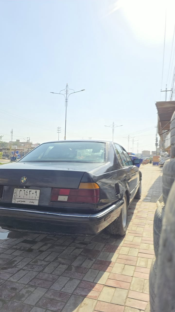 السلام عليكم شونهم العزاز بيئم 750 رقم بغداد السياره صبغته وعفته يعني تاركه ومالي خلك اشغله مكينه حلوه خير من الله كير كذالك السياره ابيعك هيج يعني جيب صطحه وياك وتعال كهربائيات كله شغاله والله السياره حلوه ويل شعاع وتخم تاير بي ما ماشي بي كيلو سعر 35  وبيه مجال ***********
