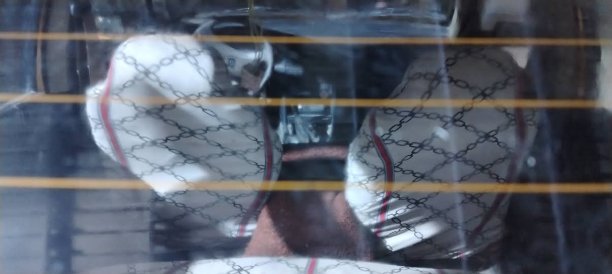 السلام عليكم روى للبيع موديل تسعه رقم انكليزي مداور بنفس الوقت للبيع بسبب الحاجه نظافه تجي تقنع وتاخذها السياره شايله روحه رقمي *********** سعر ١٣ ورقه بسعر رقم بيها مجال للشراي
