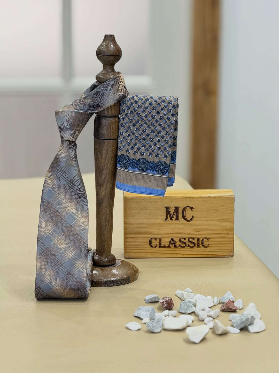 ⁨	⁨	⁨	⁨	‏ MC CLASSIC ‏ ⁨	⁨	‏ 
  الأناقة _تبدي _من_ أول _خطوة

⚜️رباط  وكاله MC CLASSIC
⚜️الطول : 160سم
⚜️العرض : 7 سم 
⚜️السعر : 25الف 
⚜️الصناعه : تركي

‏‎للحجز او الاستفسار مراسلتنا على الصفحه
اومراسلتنا واتساب  *********** .  ***********
تلكرام :- https://t.me/mcclasic
انستكرام :- https://www.instagram.com/mc_classic79?igsh=MWZuc3Z2b2YycGNwOA%3D%3D&utm_source=qr
تيك توك :- https://www.tiktok.com/‪‪‪‪‪‪‪@mcclassic79‬‬‬‬‬‬‬?_t=8kdkCdce82f&_r=1
سناب جات :- https://t.snapchat.com/QEyQBMCC
#العنوان
 بغداد - كرادة داخل -فرع صيدليه جوهره ابن حيان 

اوقات الدوام من 10 صباحا الى 12 ليلاً
🔴 يوجد #توصيل بغداد وكافة المحافظات 
بغداد 🚕  5 الف  المحافظات 🚗 5 الف⁩⁩⁩⁩⁩⁩
