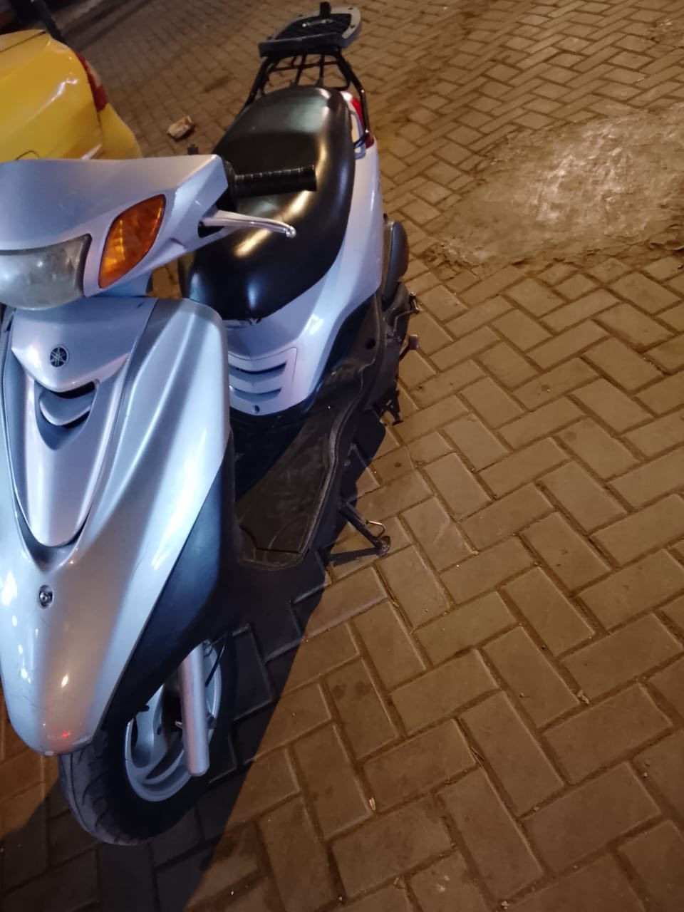 دراجة اگزز نضيفة مكينة ناعمة نوزل نگرة سلف للبيع او مراوس بإيرانية گير  اوراق بيها منفيس العنوان الشعب قرب سوگ الشيشان  السعر ٧٥٠ وبيها مجال 
***********
