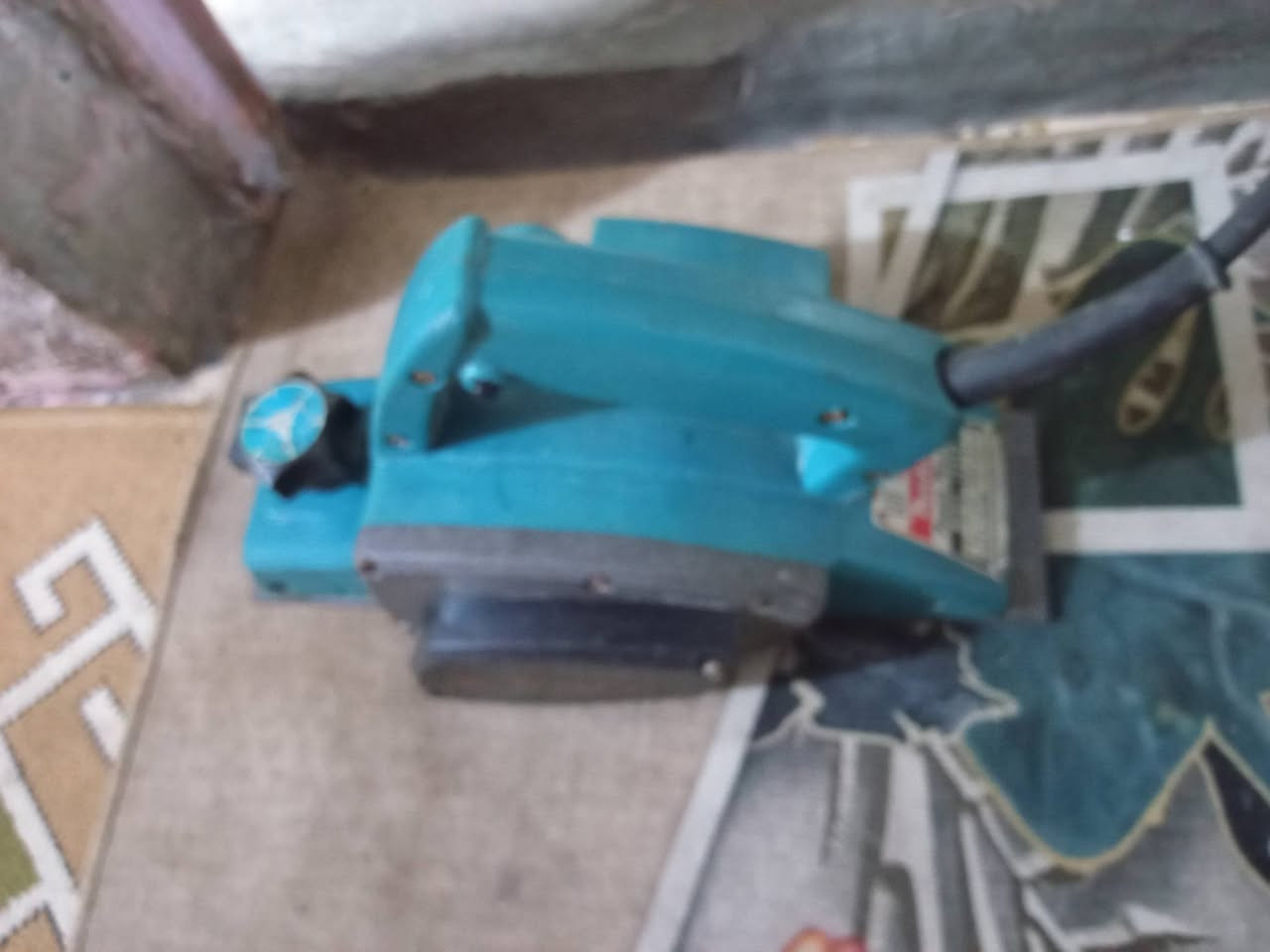 سلام عليكم عندي هاي غراض للبيع اليريد يدخلي خاص او الاتصال على رقم الوتساب ***********
