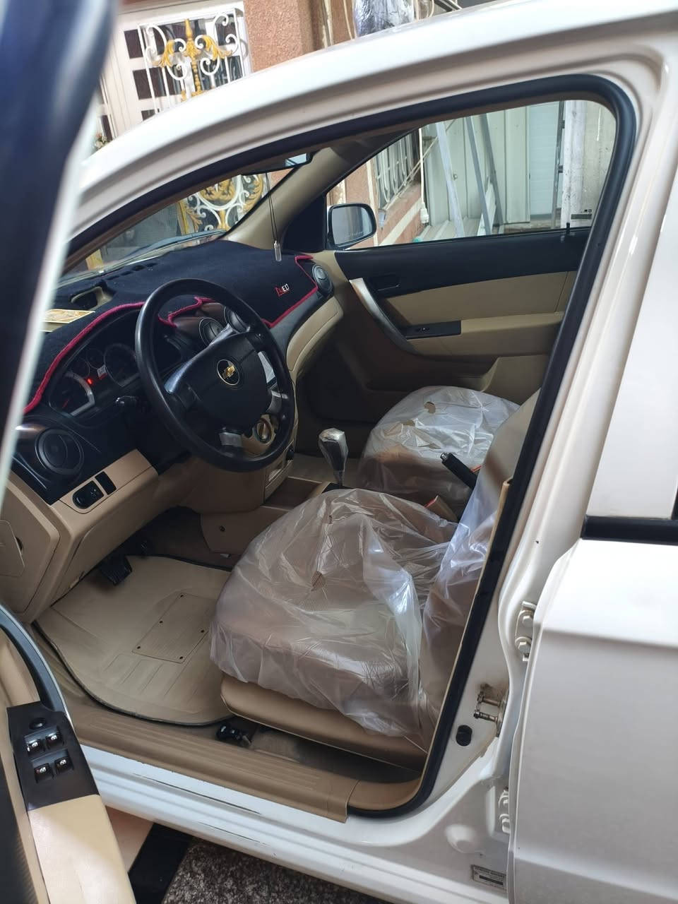 السلام عليكم
سياره افيو موديل 2011 رقم بغداد مشروع وطني تحويل مباشر بأسمي ضرر شبر بالباب الخلفي شي بسيط سياره نضيفه الله شاهد مكفوله من كير ومحرك وتخم تاير مال جناي مكان بابل الحله رقم الاتصال ***********
