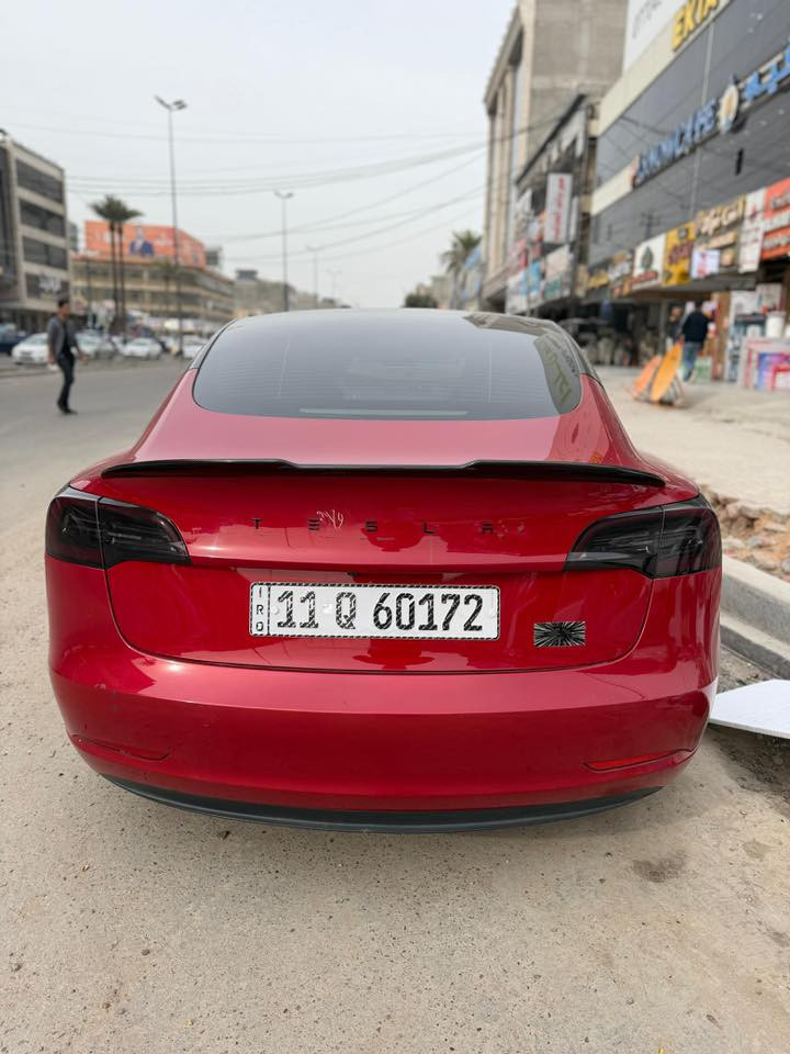 السلام عليكم
بيع او مراوس  
تسلا 3 موديل 2023  تك ماطور دفع خلفي 280 حصان ماشية 40 الف 
عليها هواي اضافات دواخل كاربون فايبر جناح خلفي فول موصفات 
شاحنه 32امبير ويها  معروفة موصفات التسلا 
حادث السياره الجاملغ والبنيد 
ايرباك استيرن فقط  
كامله بأسمي تحويل ثاني يوم 
مكان بغداد حي الجامعة
المراسلة فقط واتساب 
***********
