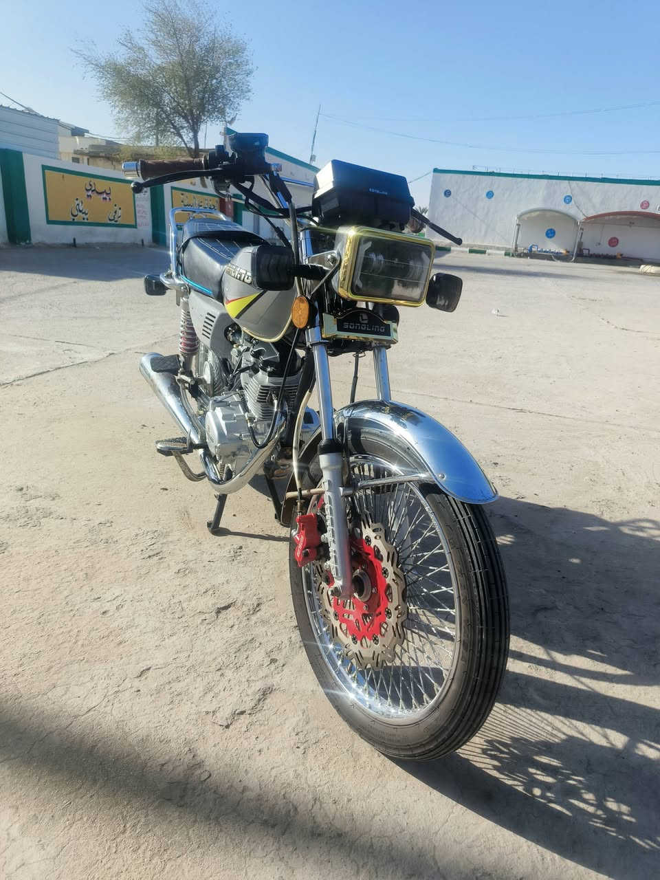 سلام عليكم تايكر موديل 2025 للبيع اوراق كامله مكاني بابل ناحيه النيل السعر 650 وبيها مجال للطيبين للاستفسار ***********
