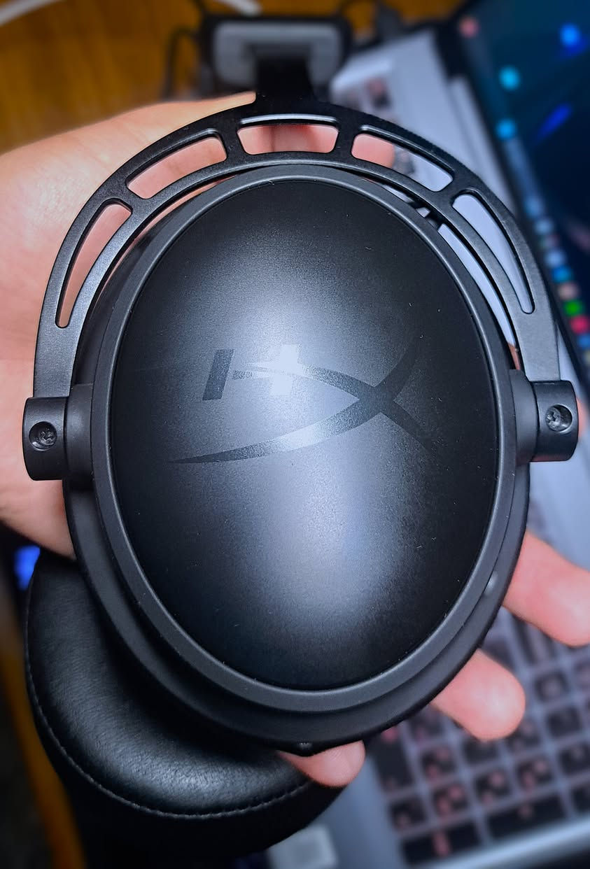 السماعة مو هواي مستعمله و شبه جديدة و نظيفة فول, كامل ملحقاتها موجودة و يجي وياها زوج كشنات اضافي يفيد للصيف يكون مضاد للتعرق, يجي تعلاكة للسماعة تنحط باي مكان عل ميز عندك و عندي فيديو الها وحدها, توصيل مجاني لكل محافظات العراق كركوك, العراق


**إذا كنت صاحب هذا الإعلان وتريد حذفه لأي سبب، رجاءا أرسل رسالة إلى الدعم الفني**