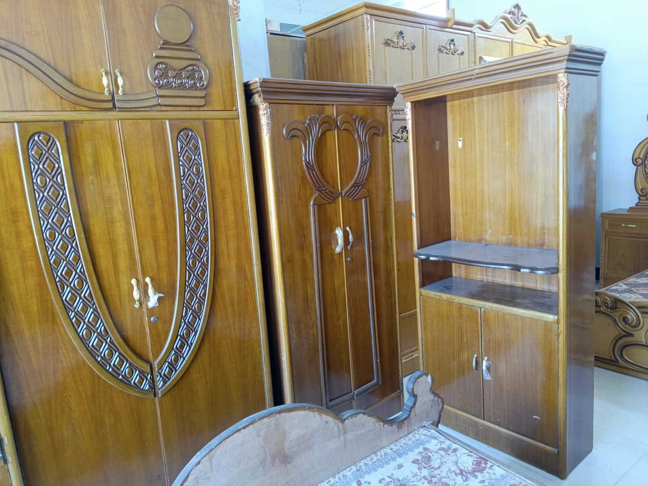 غرفة خشاب صاج السعر ٨٥٠ وبيها مجال بسيط للاستفسار ***********
