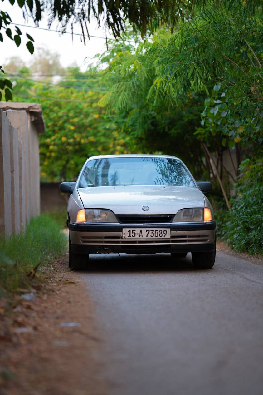 السلام عليكم ورحمة الله
اوميكا موديل  1991
محرك 2000 cc 
السيارة بحالة جيدة بيها  ملاحظات بسيطة 
كير اوتماتيك  
الادامة. بخاخات تنضيف 
بلك جديد 
عنبار بريك جديد 
تخم دسكات 
الارضية مشتغلها جديد  سكنات امامي خلفي جديد 
 ويل كب. تاير امامي جديد الخلفي 70%
مسجل و  4 سماعات 
لايت زنون 
مكانها صويرة  السعر المطلوب 35 ورقة بيها مجال بسيط 
الي يحب باقي التافصيل يراسلني خاص او واتساب 
***********
