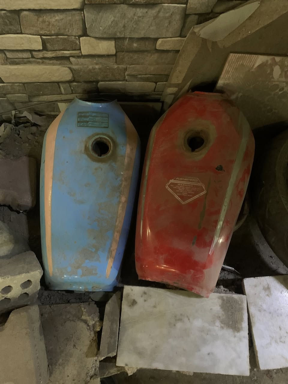 تانكي احمر و سماوي وتاير بيكم نضيف و صالنصه كاتم نضيفه السعر ٣٠شلع ومابي مجال لل ستفسار ***********
