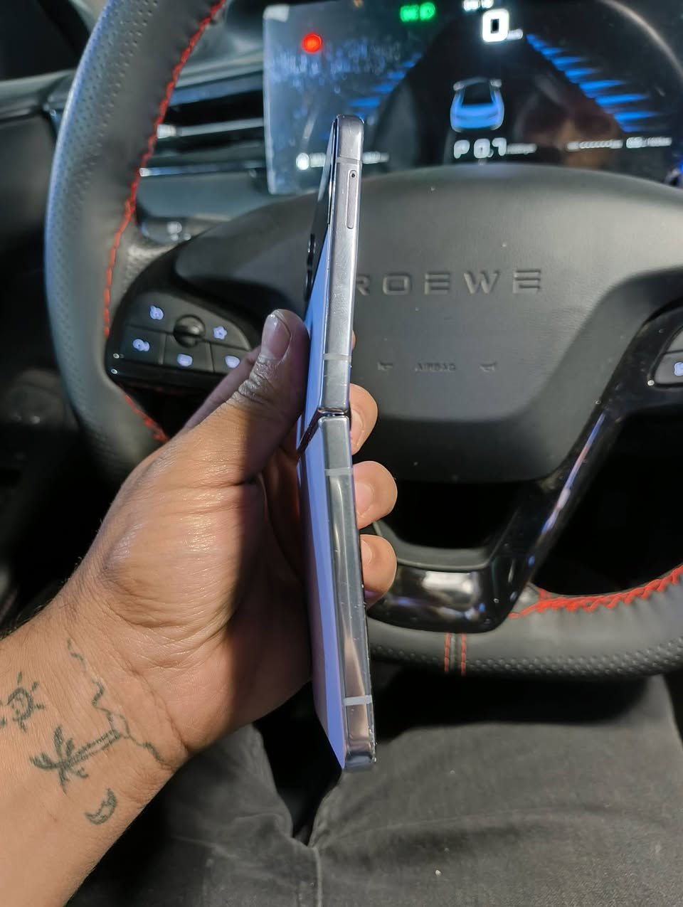 سامسونك Z فلب  فور مو ثري ذاكره 256 شرق اوسط دبل خط مو تك الجهاز فقط بي نقطه موضحه بل منشور ما امئثره عل لمس ابد والجهاز من وكع ما ينفتح بل صوره الصحيحه والباقي مكفول السعر 175 سعره بلاش والله بس محتاج فلوس
مكاني بغداد حي الاعلام شارع البداله 
***********
