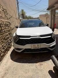 عندي كيا سبورتج موديل 2023 جيتي لاين اعلى مواصفات  رقم بغداد بسمي سيار...