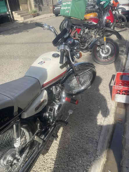 قمبله الشته😂
دراجه :ايراني 
نوع :سونيلك كلاسك
محرك :غطاس 
موديل:2022
محرك ما مفتوح شرط 
كهربائيات كامل 
دراجه قطعه 
رقم :***********
