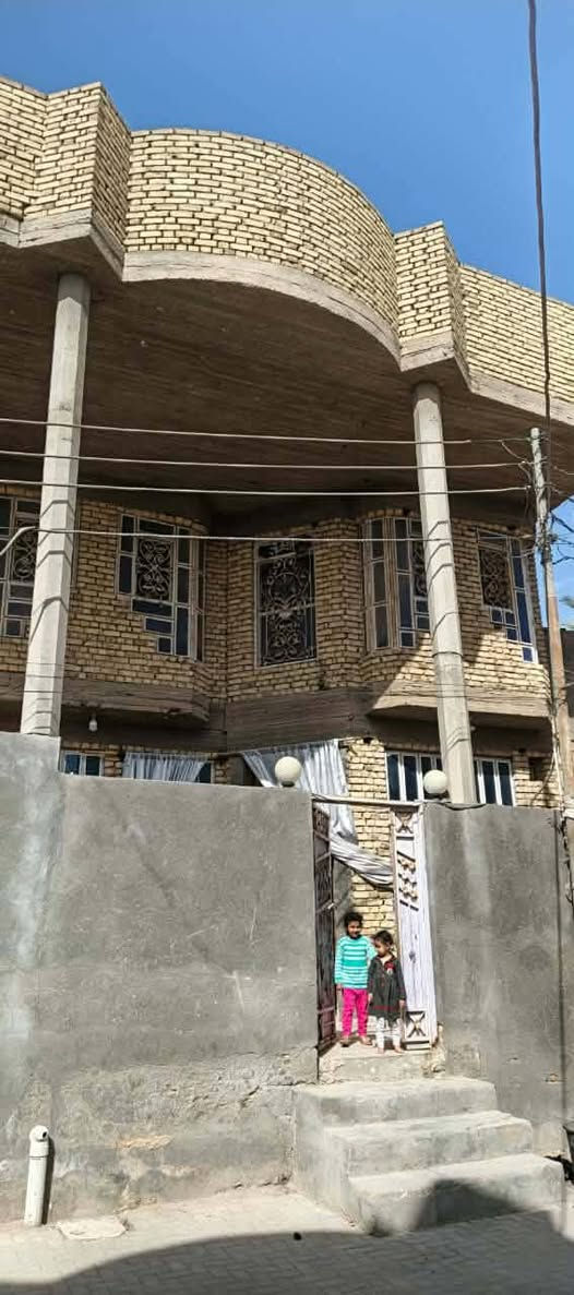 دار. للبيع طابو صرف   الموقع  حي الحسين   المصولبة طابقين  بناء طابوق مسلح 4 غرف مطبخ هول براني صحيات  داخلية وخارجية  للا ستفسار اتصل على رقم الهاتف حــــــــــــيدر الظالمي  ***********
