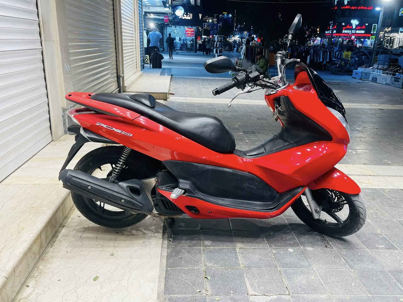 السلام عليكم للبيع دراجه pcxجيل الاول مكينه 150 مديل 16 دراجة مال رمبه ماخذها رمبه الدراجه وأعلى ايدي ياباني الاصلي دراجه جديده مال جناي وعلئ ايدي لون مميز 
ياباني الاصلي دراجه كامله أستان كهربائي حساس ازدحام حرف دراجه جديده الدراجه مكينه لوك شلعه معدل خير من اللّٰه دراجه تكول جديده بمعنئ الكلمه واحلا من الصور مال جناي المكان بغداد المنصور الدراجة مكفوله اي نقص مابيه  الأتصال على الرقم ***********

ا
