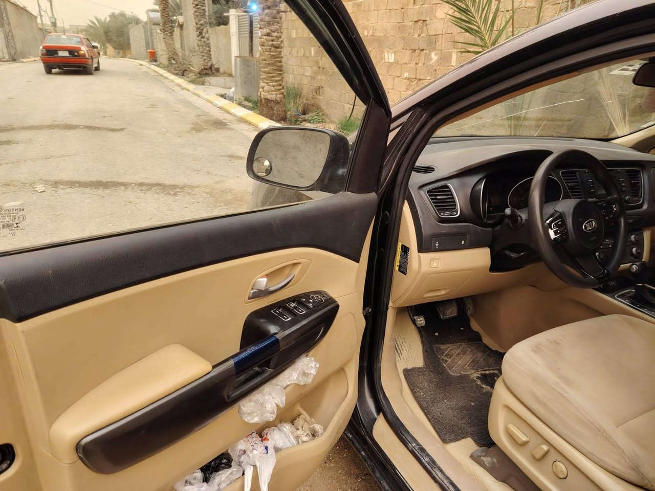 للبيع  او مراوس حسب القناعه سيدونا 2015 
ابواب كهرباء وسبعه راكب
 هيترات بالكشنات 
گير ومحرك بشرط 
السياره حلوه ونظيفه 
حادثهه جانبي اربع قطع
السعر . 150 ورقه 
***********
عنوان السياره الانبار القائم
