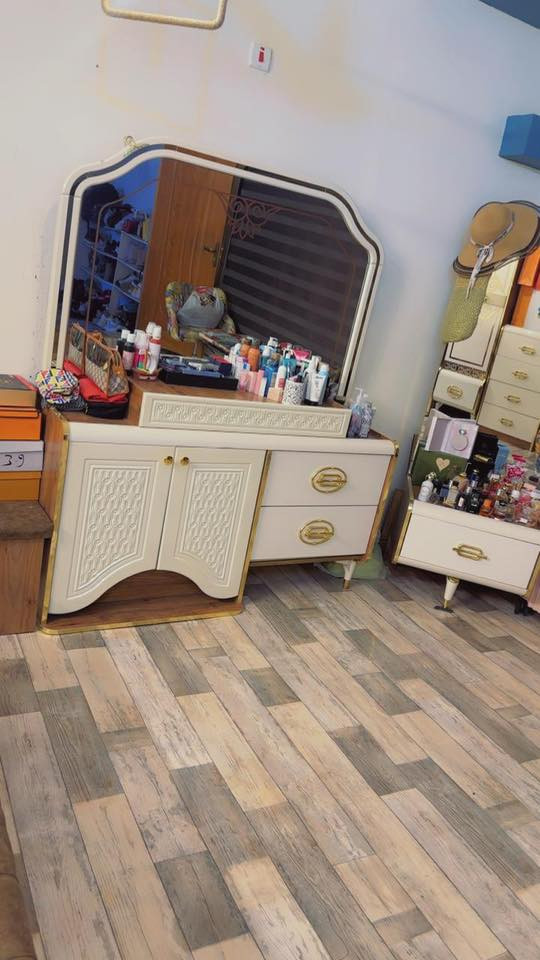 غرفة تركية باب اول مستخدمة كلش قليل السعر مليون ونص  ***********
