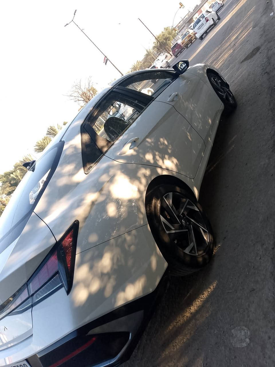 السلام عليكم هونداي النترا للبيع موديل 25 مواصفات خليجي امتياز صيني العنوان بغداد حي  الجهاد مجمع النسيم رقم تلفون ***********
