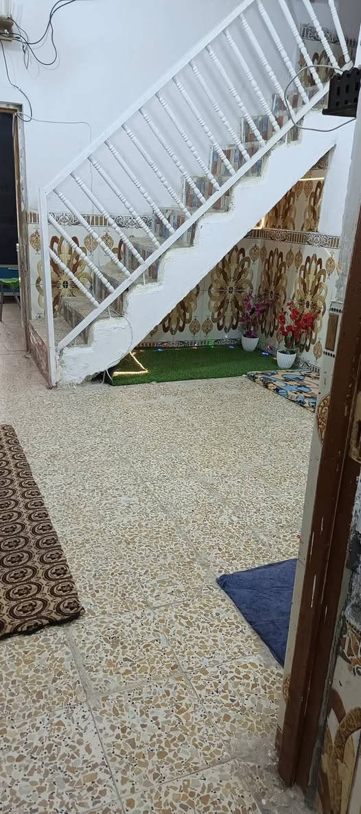 دار للبيع ١٠٠م طابقين بنداء منطقه ٥٨الاستفسار على رقم صاحب دار ***********
