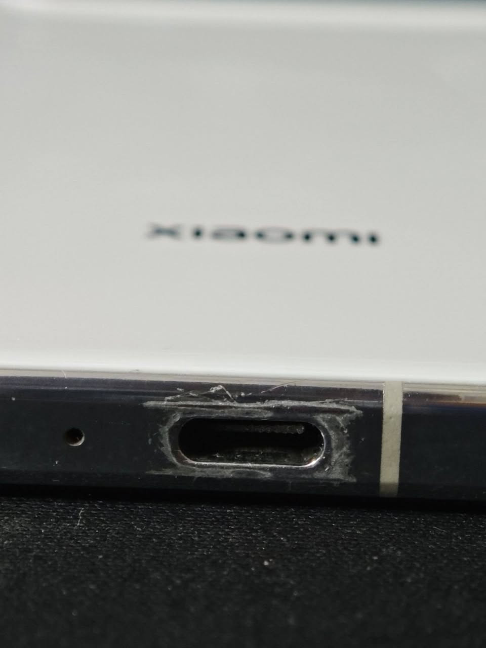 للبيع Xiaomi Mi 11 Ultra (256GB)
السلام عليكم
جهاز قوي جدًا ومناسب للاستخدام اليومي والألعاب 🎮
المواصفات:
معالج Snapdragon 888 💪
شاشة OLED 120Hz + دقة WQHD 🔥
بطارية 5000mAh 🔋
شحن سريع 67 واط + وايرلس 67 واط 🚀
شحن عكسي 10 واط
ويا اربع كفرات هدية 
كاميرات احترافية 📸:
50MP رئيسية
48MP تليفوتو (5X حقيقي) 🔥
48MP الترا وايد
زوم 120X
محدث إلى HyperOS 2 ⚡️
الحالة:
الجهاز شغال طبيعي
مبدل بطارية 🔧
الواي فاي يحتاج تصليح (IC عاطل)
الشاشة بيها احتراق (واضح بالاستخدام)
بي ضربة بسيطة يم الكاميرات مماثرة على شي 
💰 السعر: 175,000 دينار (قابل للتفاوض)
📞 للتواصل: ***********
