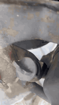 السلام عليكم شباب ماكس قجمه كفاله مامفتوحه كهربائيات كلهه شغاله سلف هندر باتري كله شغال ماناقصهه اي شي شغل وطلع مامتعوبه دراجه سعر 675 وبيهه مجال عنوان ياسين خريبط رقمي *********** شغال واتساب شريحه
