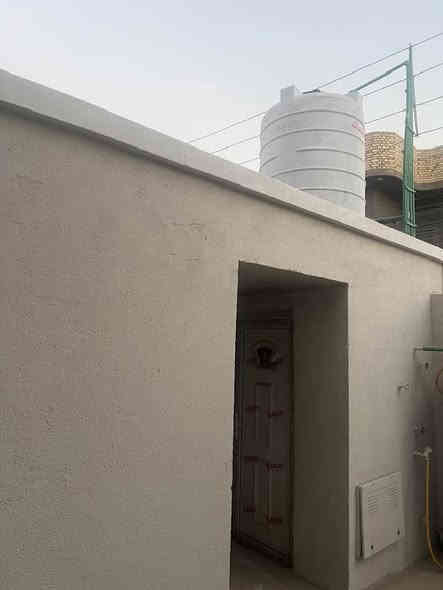 بيت للبيع ٢٠٠ متر طابقين جديد بالفداء رابع بيت عن السريع استقبال وصالتين وثلاث غرف جوه وغرفتين فوك ومطبخين فوك وجوه وصحيات فوك وجوه وساحه السعر ١٧٥ مليون للاستفسار *********** اتصال فقط
