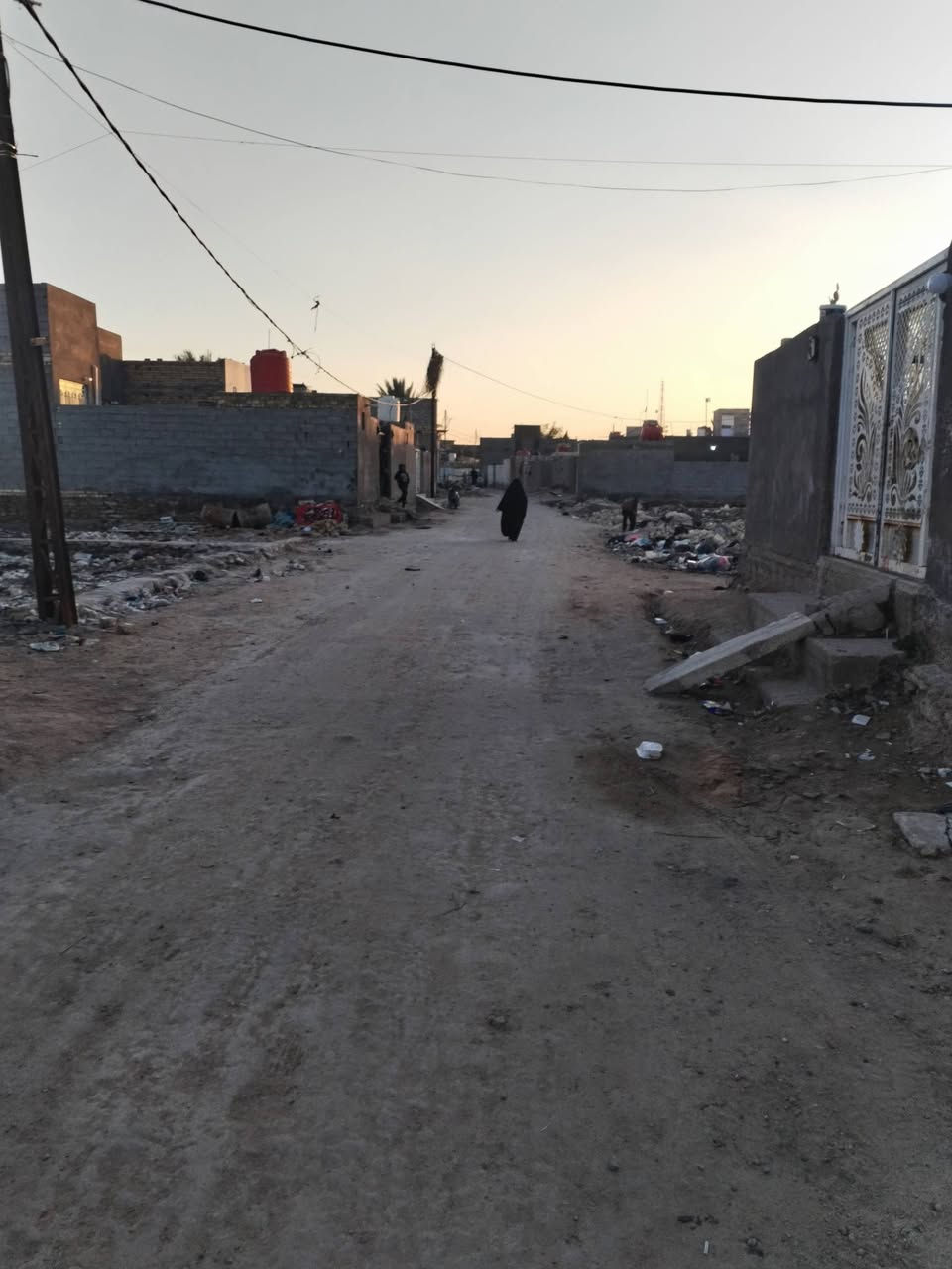 قطعة للبيع المساحه ٢٠٠ متر زراعي بام العصافير٠٠٠ مقابيل شارع المركز الشرطه.. قرار محكمه.. السعر ١٠ مليون... ***********
