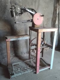 ماكينة خياطة • يخيط أحزمة • يخيط جوادر