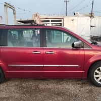 كلايزلر تاون كانتري 2012 رقم بغداد انكليزي بأسمي  محرك 6 سلندر  كفاله ...