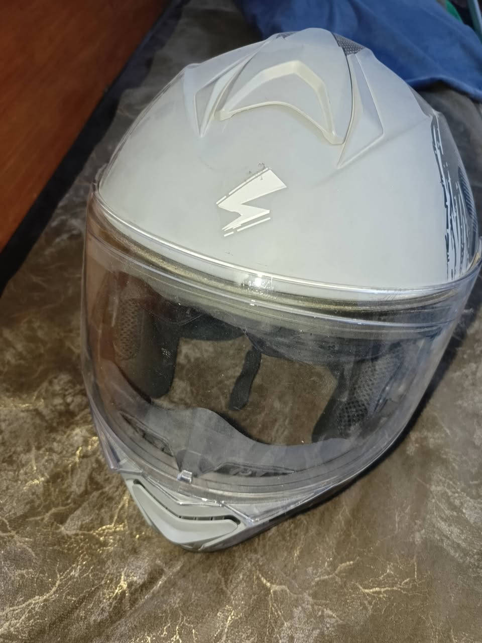 سلام عليكم خوذة دراجة جديدة  البيع نوعيه فول الفول 
مكاني الحلة الإسكان 
واتساب ***********
