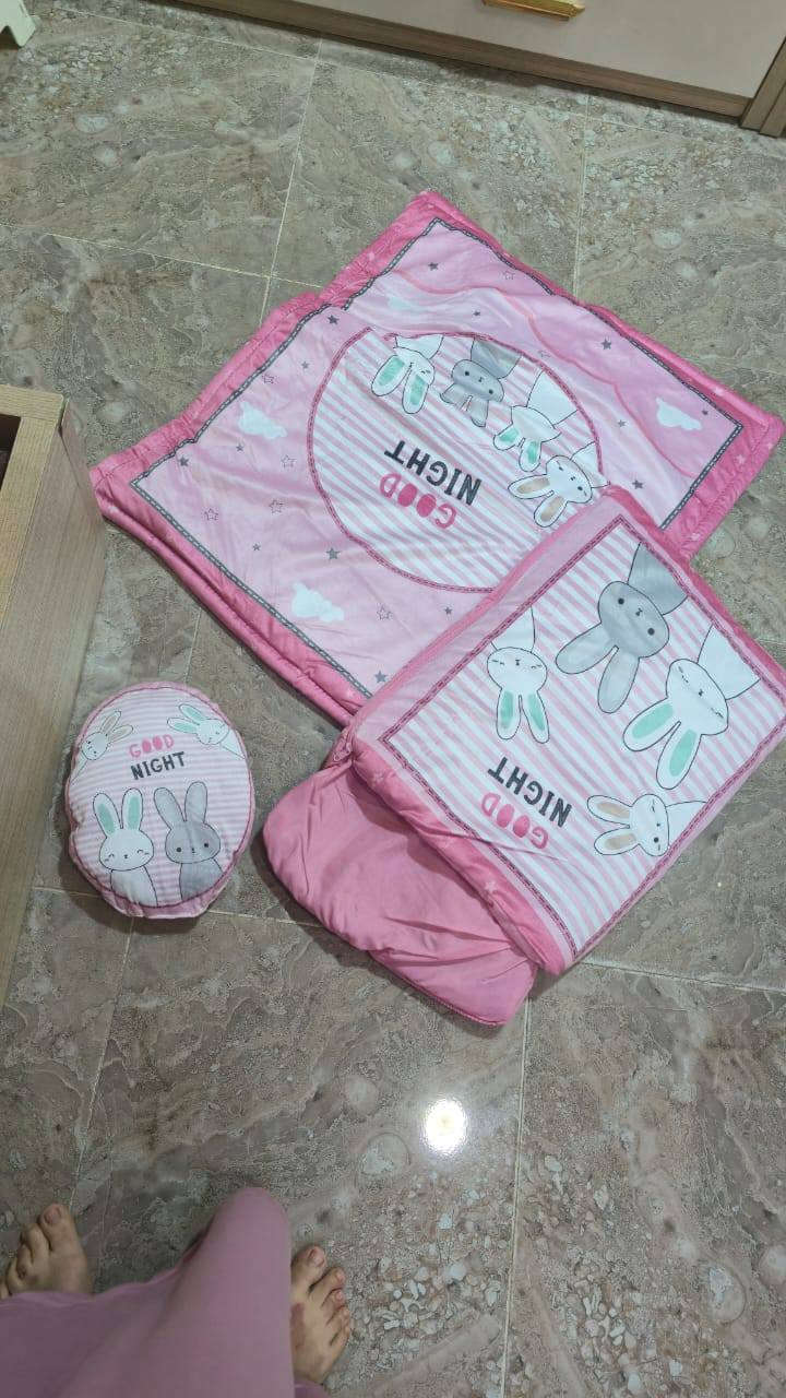 مفرش وردي طفل .... السعر 20  متكون من هالقطع ... العنوان ... الزبير محلة الشمال


**إذا كنت صاحب هذا الإعلان وتريد حذفه لأي سبب، رجاءا أرسل رسالة إلى الدعم الفني**