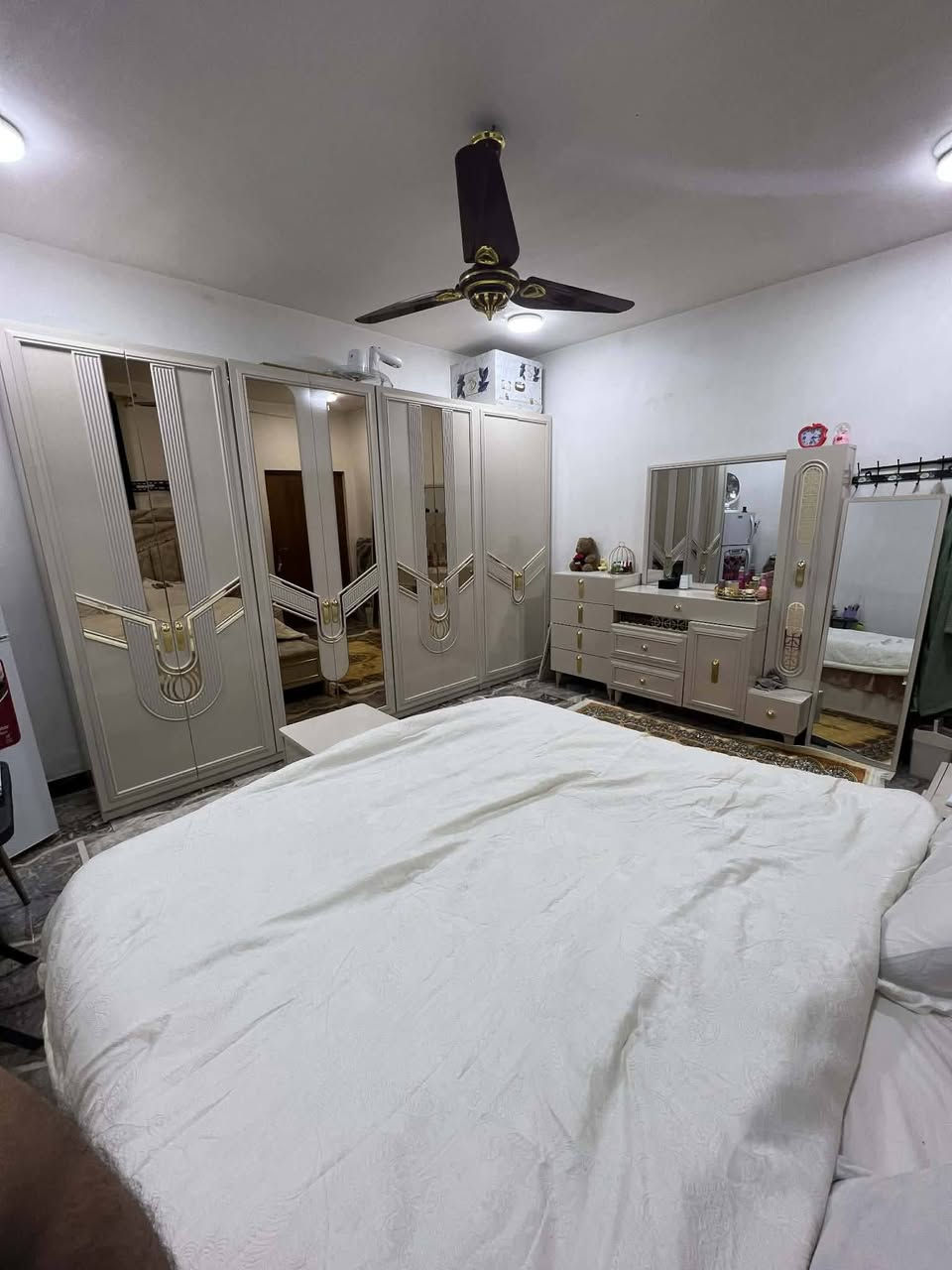 للبيع المكان بغداد الزعفرانيه الغرفه كلش نظيفه وضخمه


**إذا كنت صاحب هذا الإعلان وتريد حذفه لأي سبب، رجاءا أرسل رسالة إلى الدعم الفني**