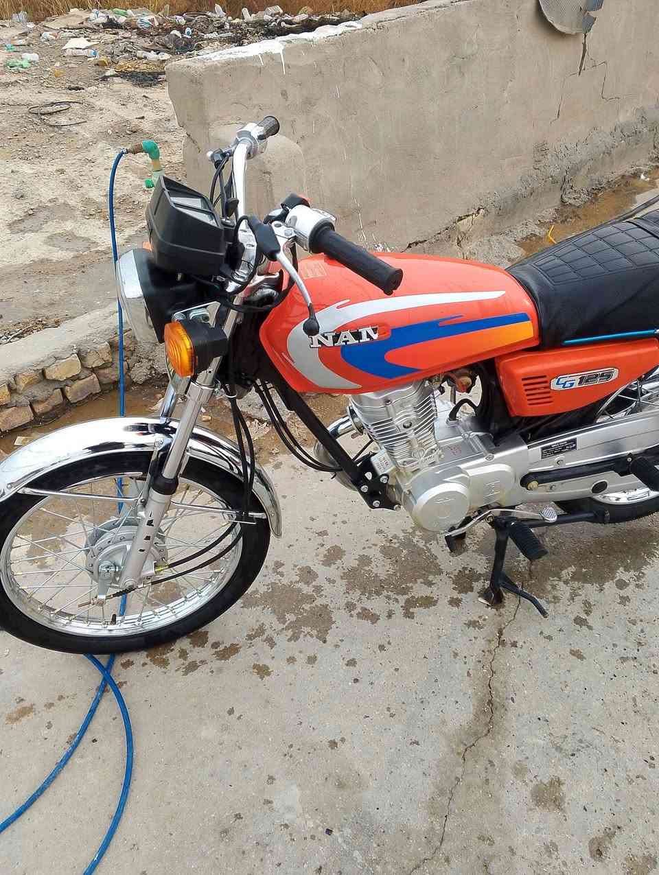 السلام عليكم نامه امتياز للبيع مديل (25)دراجه كدام عينك تجي وشؤف شرطي برغي ماناقصها كهرباءيات كله شغاله مكانها بطويريج بالخيرات السعر 600وبيها مجال اليريدها يتصل***********
