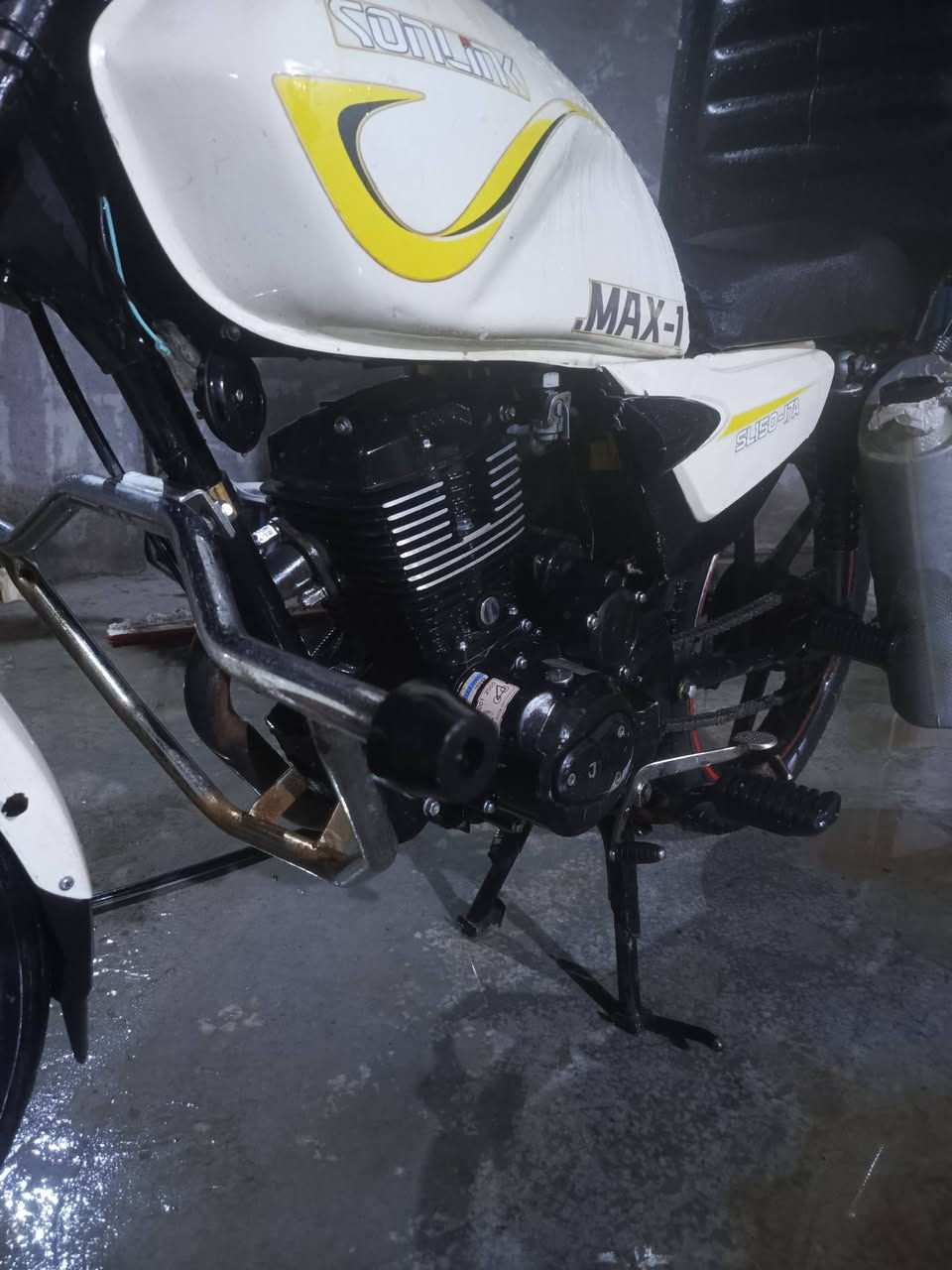 دراجه سونك للبيع اداوات
موديل 23 
سعر 425 مكاني تقاطع السادة 
واتساب موجود ***********
