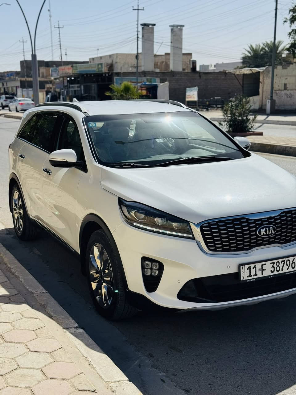 على بركة الله
سورنتو 2020 
ماشية 38 الف فقطط !!. 
بيها جاملغ خلفي صبغ وباقي السيارة كلة كفالههه 
6v
المواصفات 
كشنات كهرباء 2
صندوك كهرباء 
شاحن لاسلكي 
مرايات كهربائيه (شفط)
حساسات اماميه وخلفيه 
بردات ابواب 
سبعه راكب
وباقي المواصفات المعروفة 
رقم بغداد تحويل ثاني يوم 
السعر 245 وبيها مجال 
مكان السيارة الرمادي 
***********
