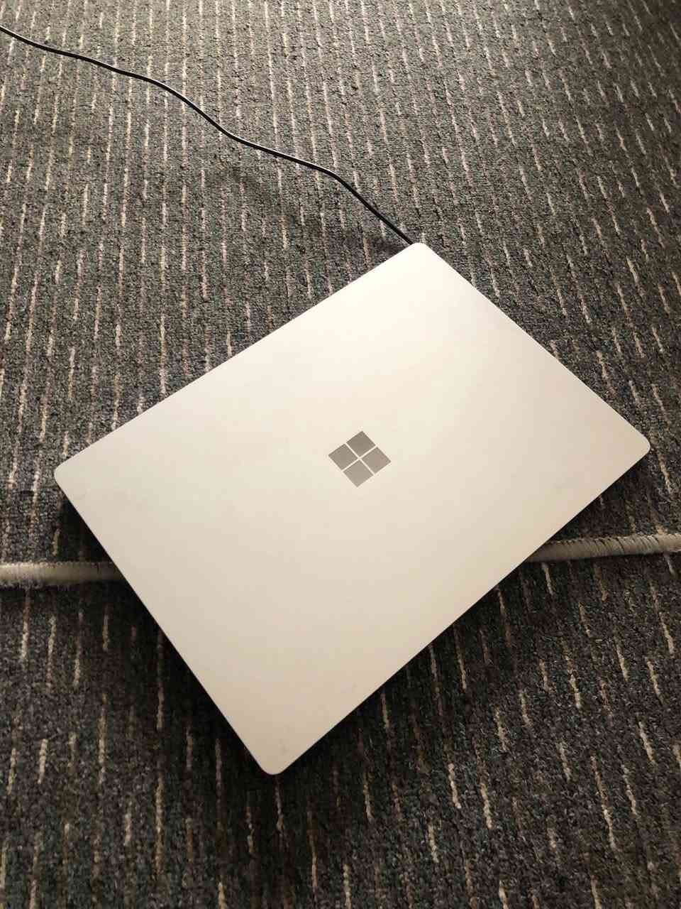 السلام عليكم
لابتوب   للبيع   
حجم 13.5
شاشة 2K IPS لمس QHD 
سيرفس 
Core i5 1165 جيل 11 

Ram 8GB DDR4 4333mhz سرعة عاليه كثير
HARD 256 SSD يمكن تطويره
كرت شاشة انتل Iris xe 8GB g7

اداء قوي 

بطارية يدوم لحد 6-8 ساعات

مصنوع من الومينيوم و جلد الكانترا الايطالي

كاميرا 720 HD كلش واضح

نسخه business edition رجال الاعمال

Face ID فتح بل وجه نفس آيفون 
مستخدم قليل جدا 

480 الف   

بيع فقط!

ممتاز للبرنامج الهندسيه او برمجه ساعات عمل طويله مع شاحن بلادي ١٠٠٪؜


**إذا كنت صاحب هذا الإعلان وتريد حذفه لأي سبب، رجاءا أرسل رسالة إلى الدعم الفني**