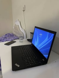 لابتوب لينوفو للبيع المعالج: intel(R)Core(TM)i5-8365U الرام:DDR4 16 ال...