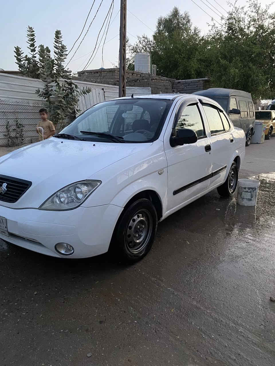 السلام عليكم سيارة طيبه موديل ٢٠٠١٤
السيارة جاهزة حداديه تبريد مرشوشه حزام
السيارة رقم بصرة عندي بيها وكاله عامه مداور ثاني يوم 
العنوان ناصريه رقم الهاتف ***********
