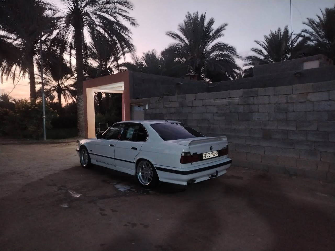 سلام عليكم ٥٢٥ للبيع  موديل ٩١ مسكر عدله مكاني كربلاء حسنيه *********** او مراوس بمارسدس دب نضيفه60وبيه مجال كلش قليل
