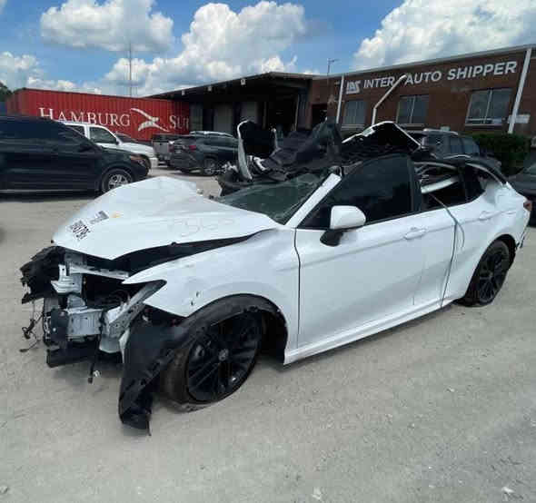 السلام وعليكم 
للبيع ادوات كامري 2025
اصلي فقط 

محرك 
بطاريات 🔋 
كير 
مشط 

كلشي متوافر 

***********

عنوان بغداد العامريه
