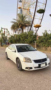 گلنت شركة الاقواس للبيع    مكفولة گير ومحرك   الموديل : 2011  السعر :5...