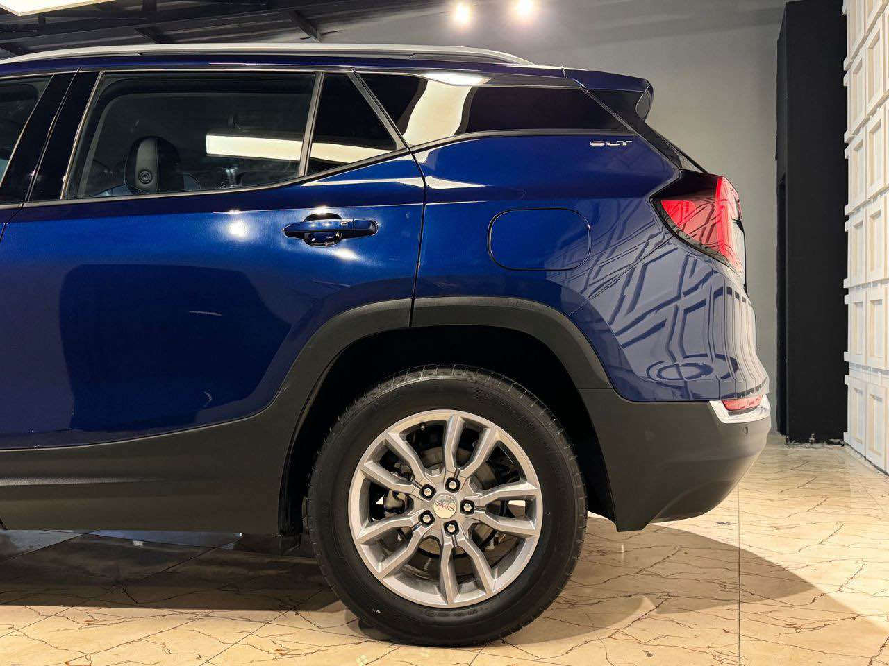 جمسي تيران SLT 2022
رقم أربيل تحويل مباشر 
عداد المسافه : 67 الف mill
حجم المحرك : 4 سلندر 1500 تيربو 
الضرر : جاملغ امامي يسار تبديل وصبغ 
بدون دواخل ايرباك دركه طاك ومصلح سستم

المواصفات SLT فول عدا البانوراما 
داتو شو - كامرات 360 
بصمة تشغيل وابواب تشغيل عن بعد 
رادار مانع تصادم امامي جانبي خلفي 
تبريد قطعتين - صندوق كهرباء - فور ويل 
حساس خلفي - مقاعد جلد تحكم وكهرباء
مقاعد تدفئه تبريد - تدفئه ستيرن 
السياره ضررها بسيط وجاهزه بدون نقص 
السعر 188 ورقه قابل لتفاوض 
*********** مهندس حسين  
كربلاء / حي الحسين 
شركة_المتحدة_لمزادات_السيارات_وقطع_الغيار كربلاء, العراق
